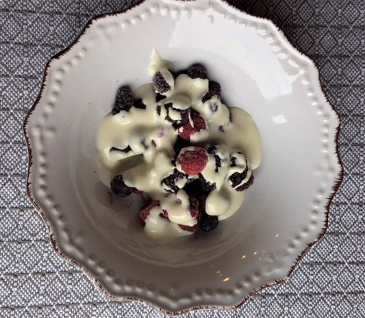 EDGE Vanilla Cream Frozen Berry Treat